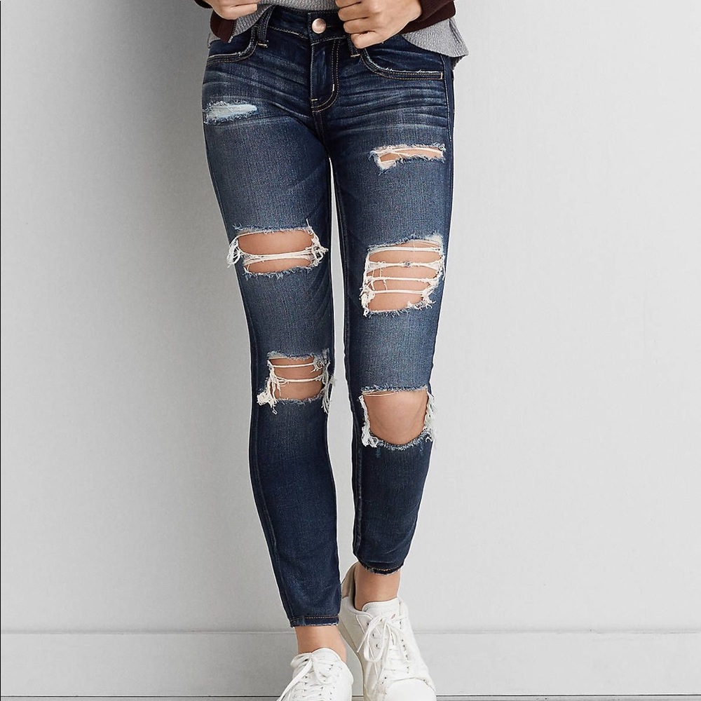 Super cute high waisted ripped skinny jeans